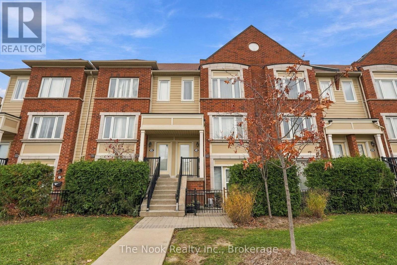 11- 250 Sunny Meadow Boulevard, Brampton, ON photo 2