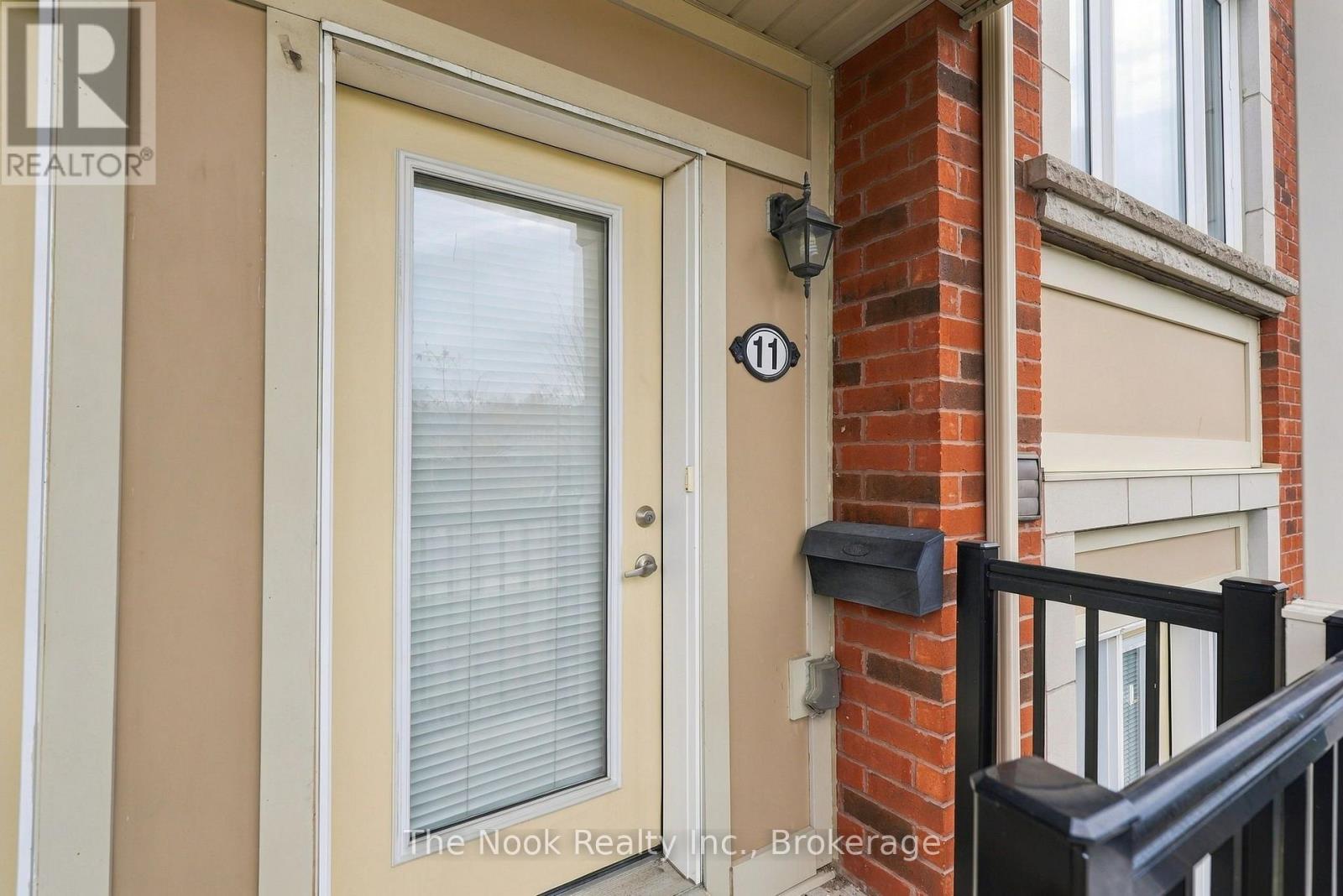 11- 250 Sunny Meadow Boulevard, Brampton, ON photo 3