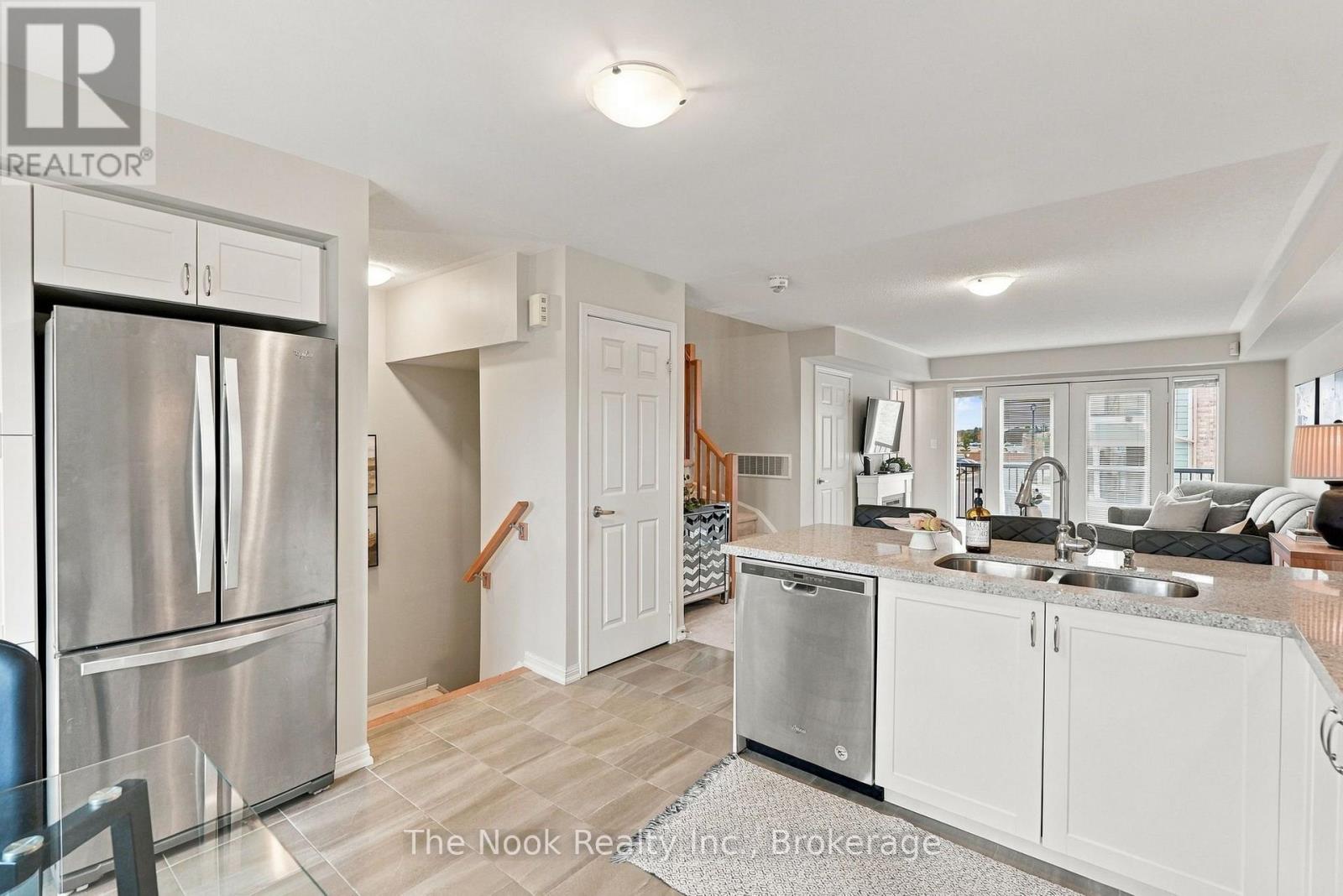 11- 250 Sunny Meadow Boulevard, Brampton, ON photo 9