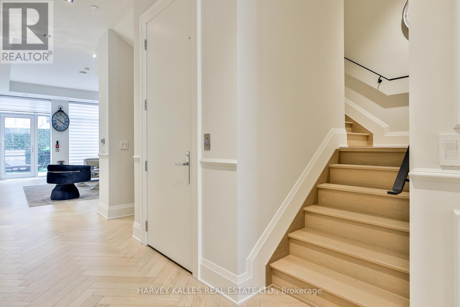 49 Foxbar Road, Toronto, ON photo 15