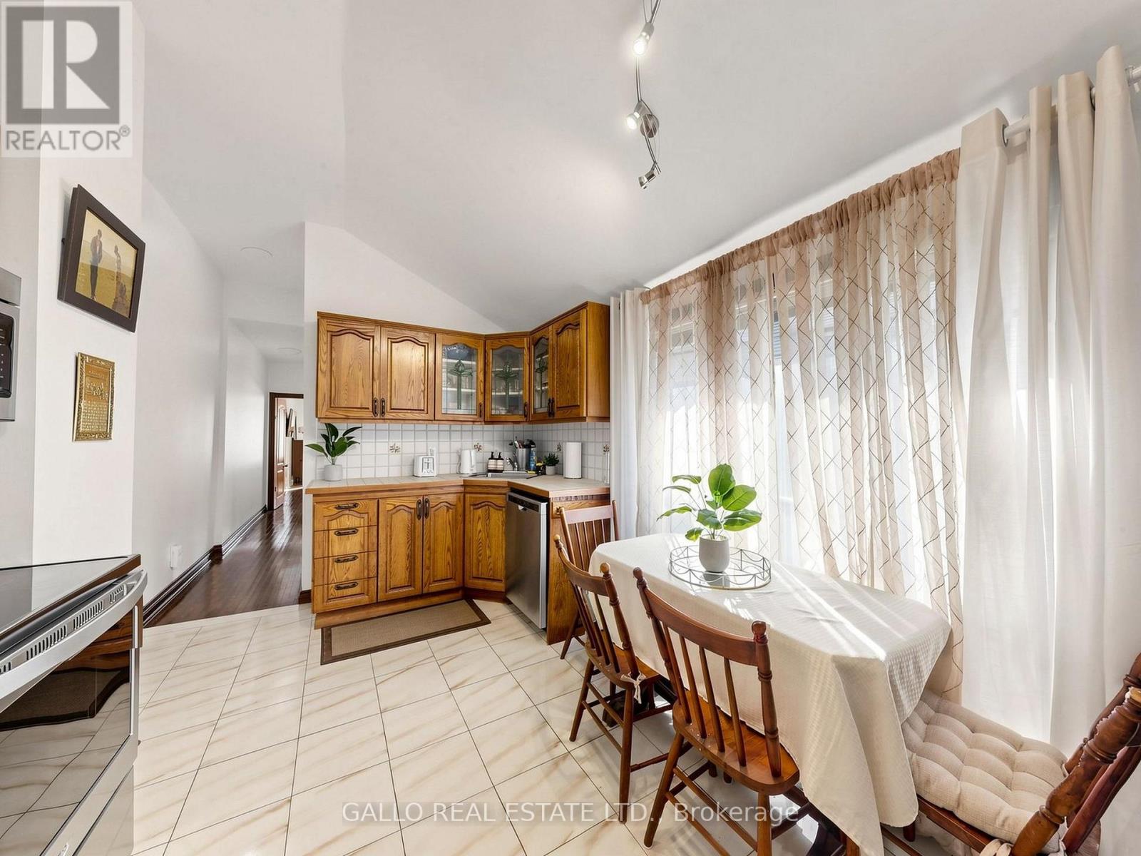 317 Wellesley Street East, Toronto, ON photo 9