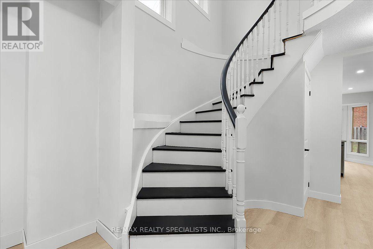 1610 Rawlings Drive, Pickering, ON photo 15
