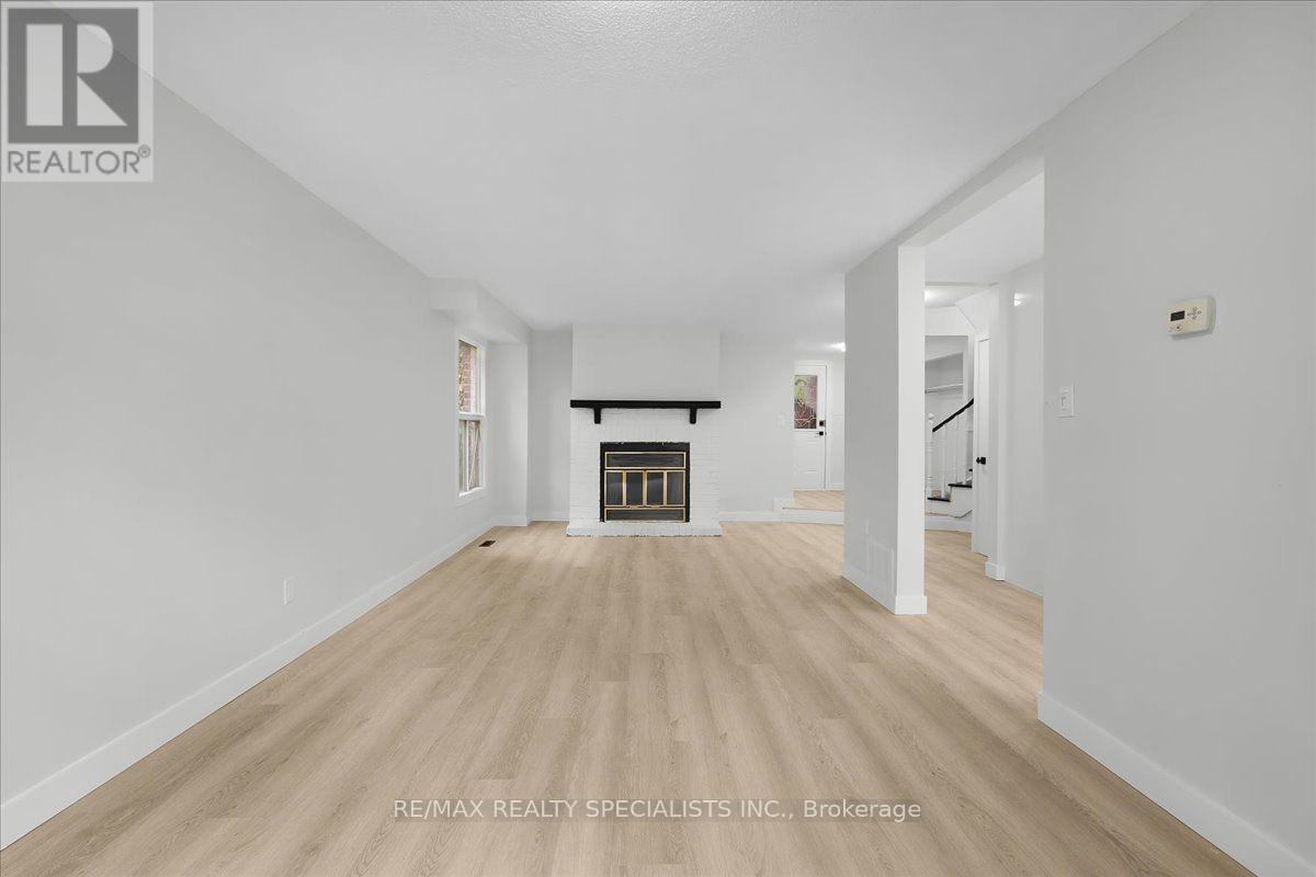 1610 Rawlings Drive, Pickering, ON photo 9