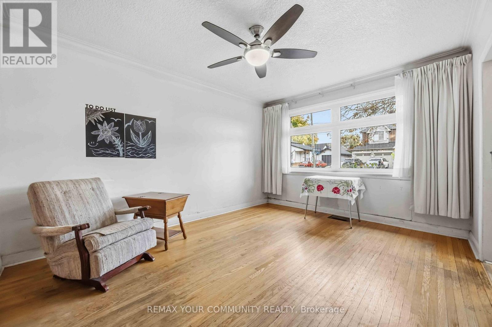 4 Waltonice Road, Toronto, ON photo 10