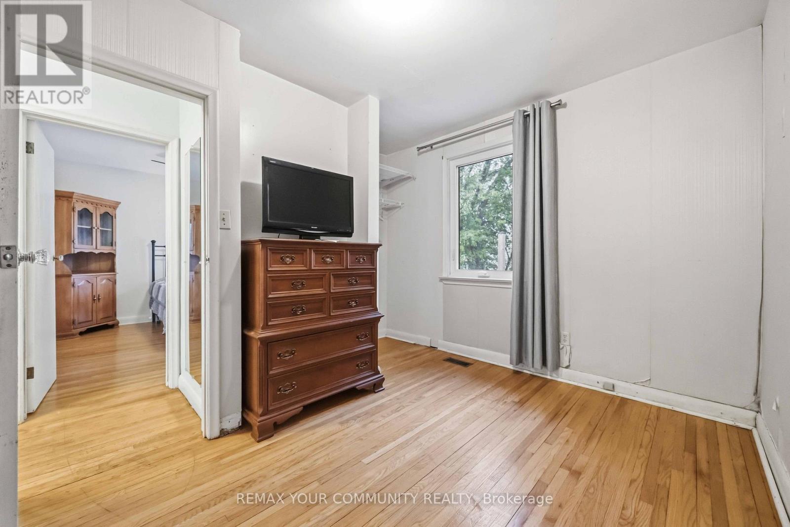 4 Waltonice Road, Toronto, ON photo 17