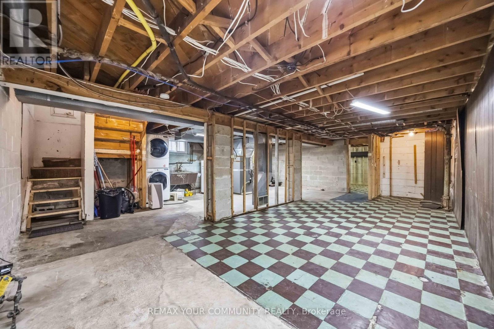 4 Waltonice Road, Toronto, ON photo 18
