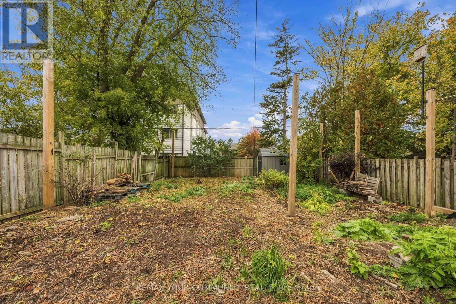 4 Waltonice Road, Toronto, ON photo 23