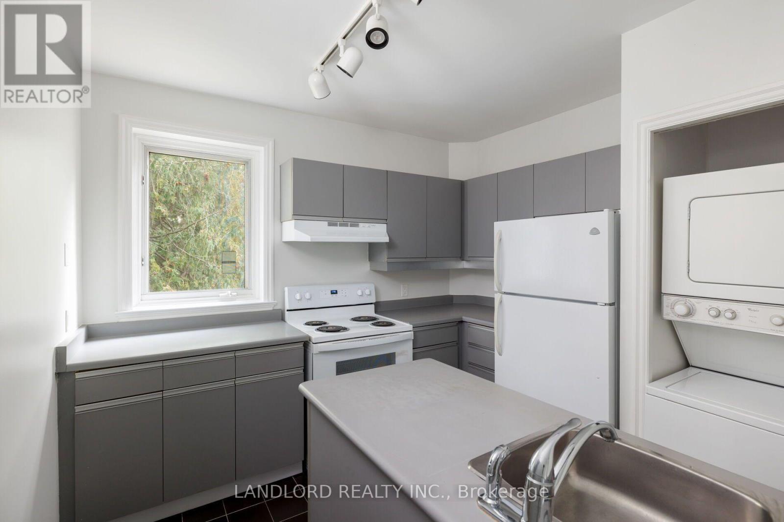 39 Riverdale Avenue, Toronto, ON photo 25