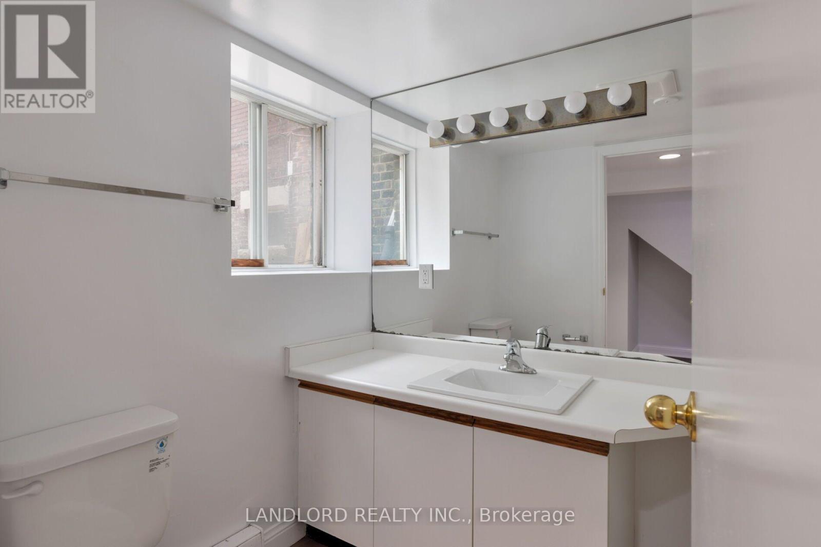 39 Riverdale Avenue, Toronto, ON photo 41