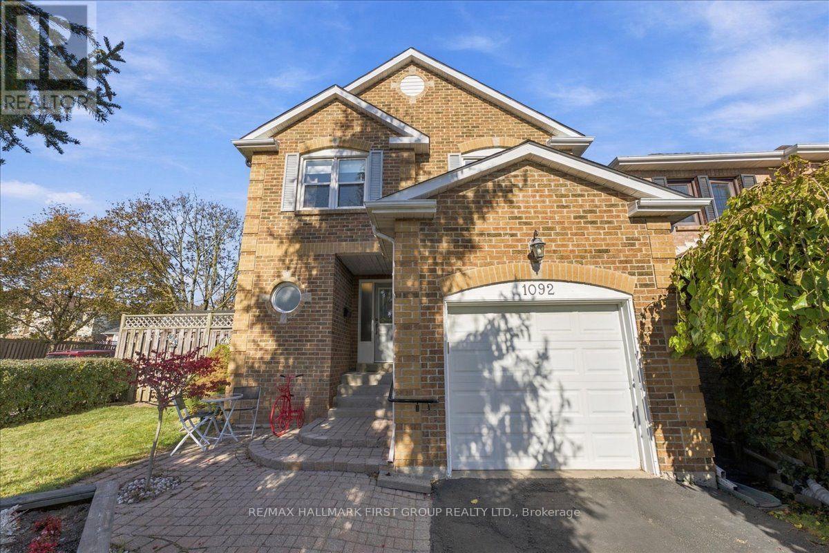 1092 Rambleberry Avenue, Pickering, ON photo 2