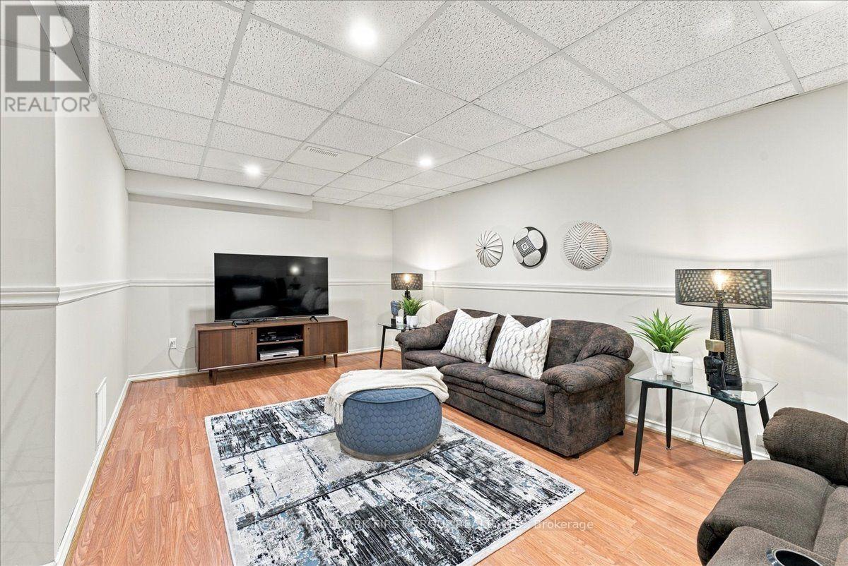 1092 Rambleberry Avenue, Pickering, ON photo 29
