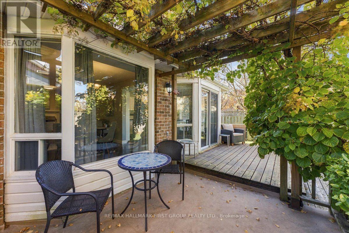 1092 Rambleberry Avenue, Pickering, ON photo 34