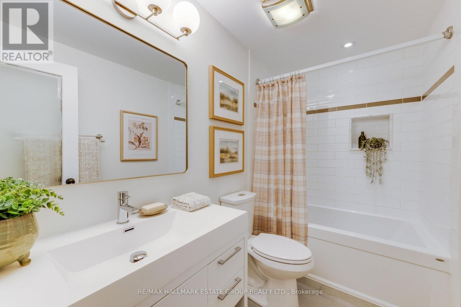 105 Lee Avenue, Toronto, ON photo 22