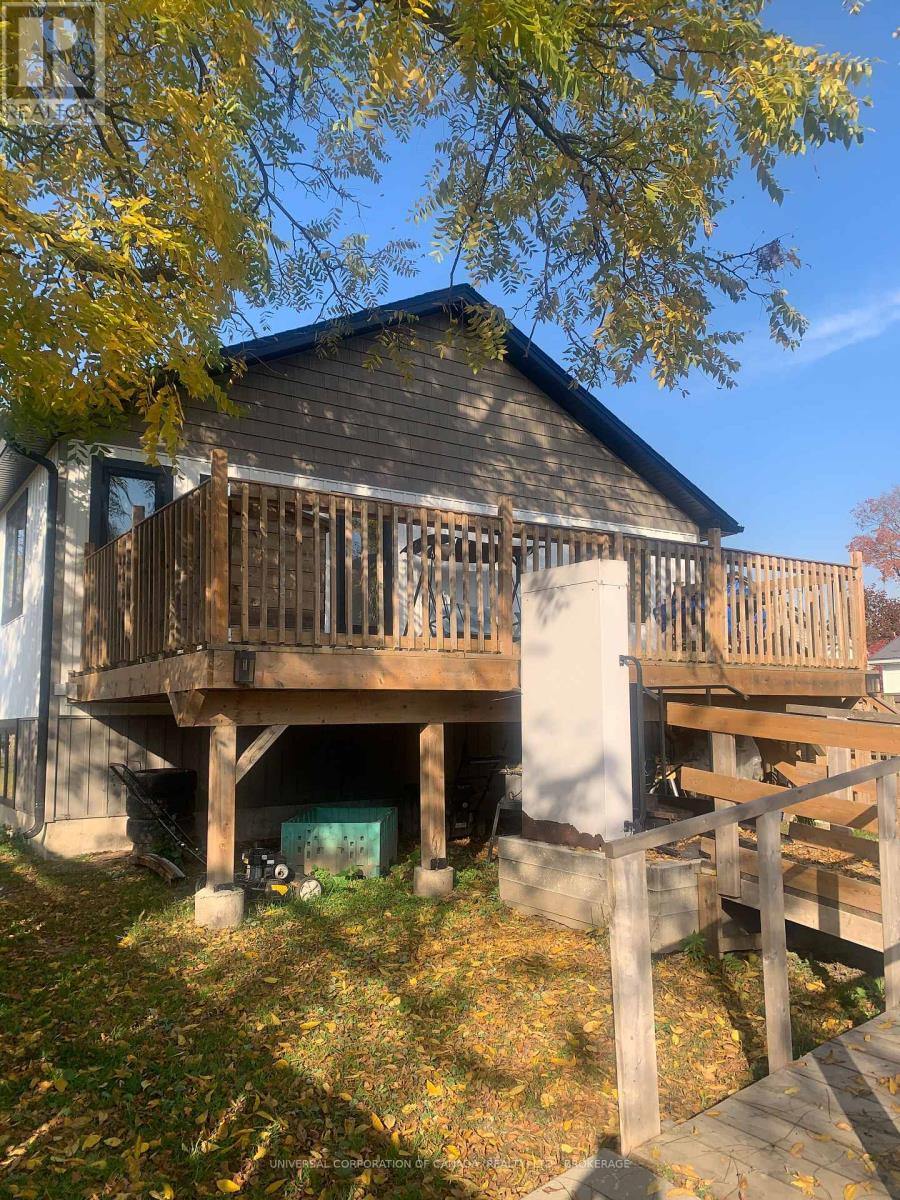 313 JOHN STREET S - 3