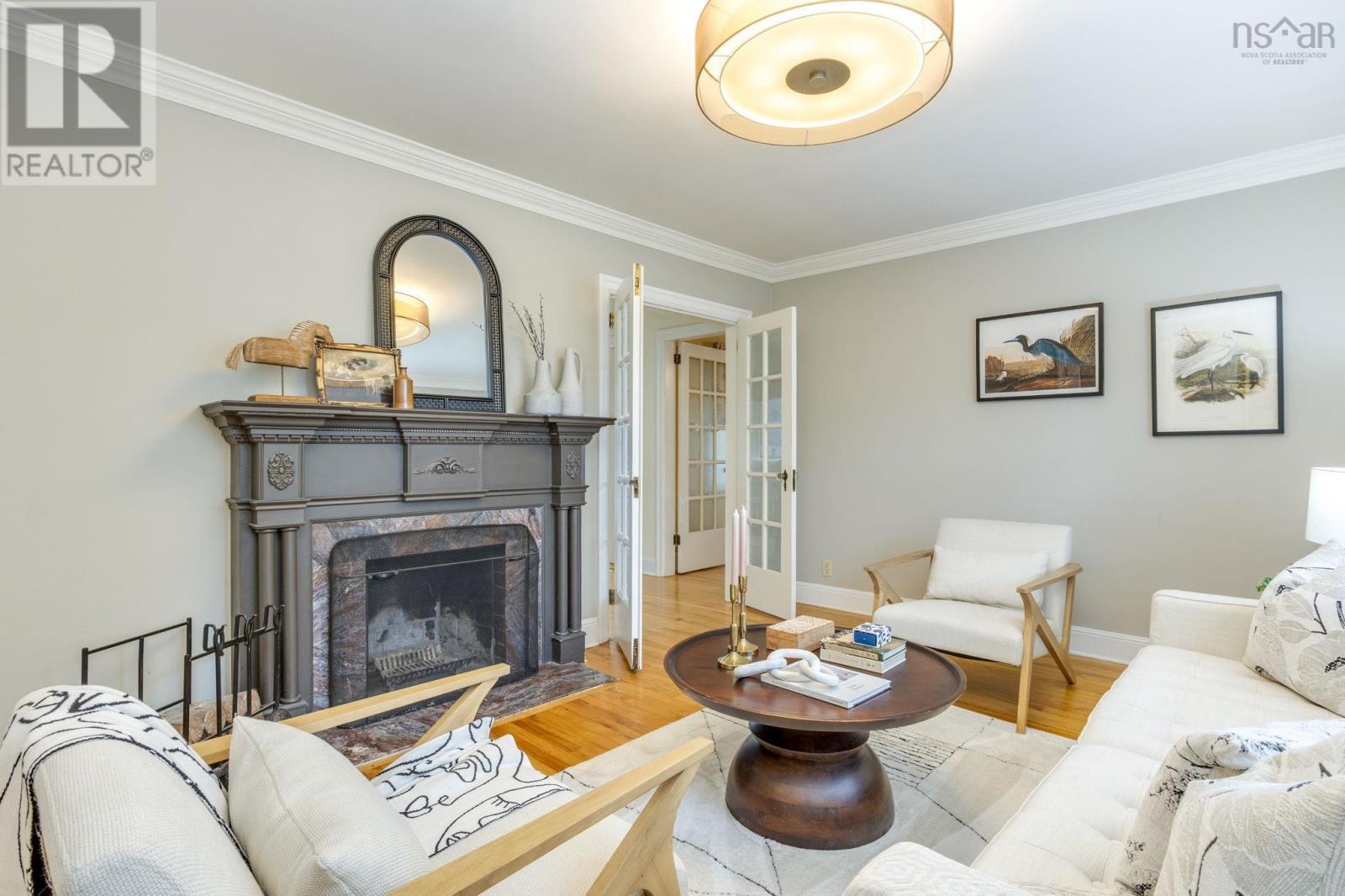 2561 Newton Avenue, photo 2
