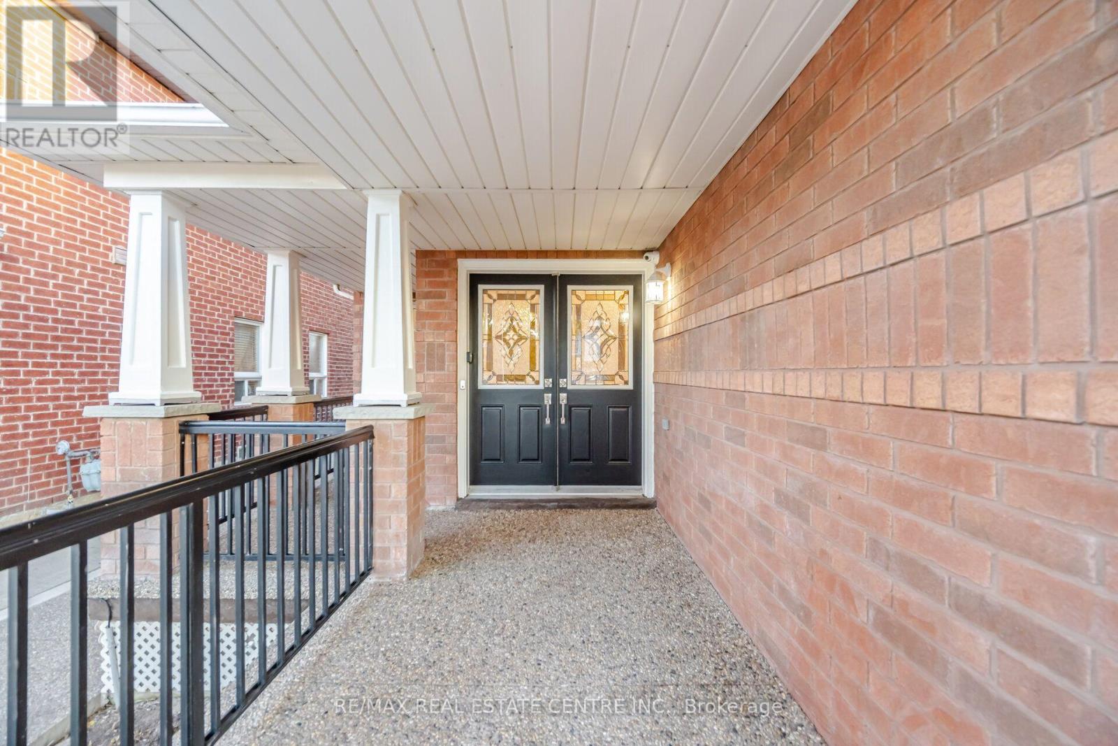604 Orange Walk Crescent, Mississauga, ON photo 3
