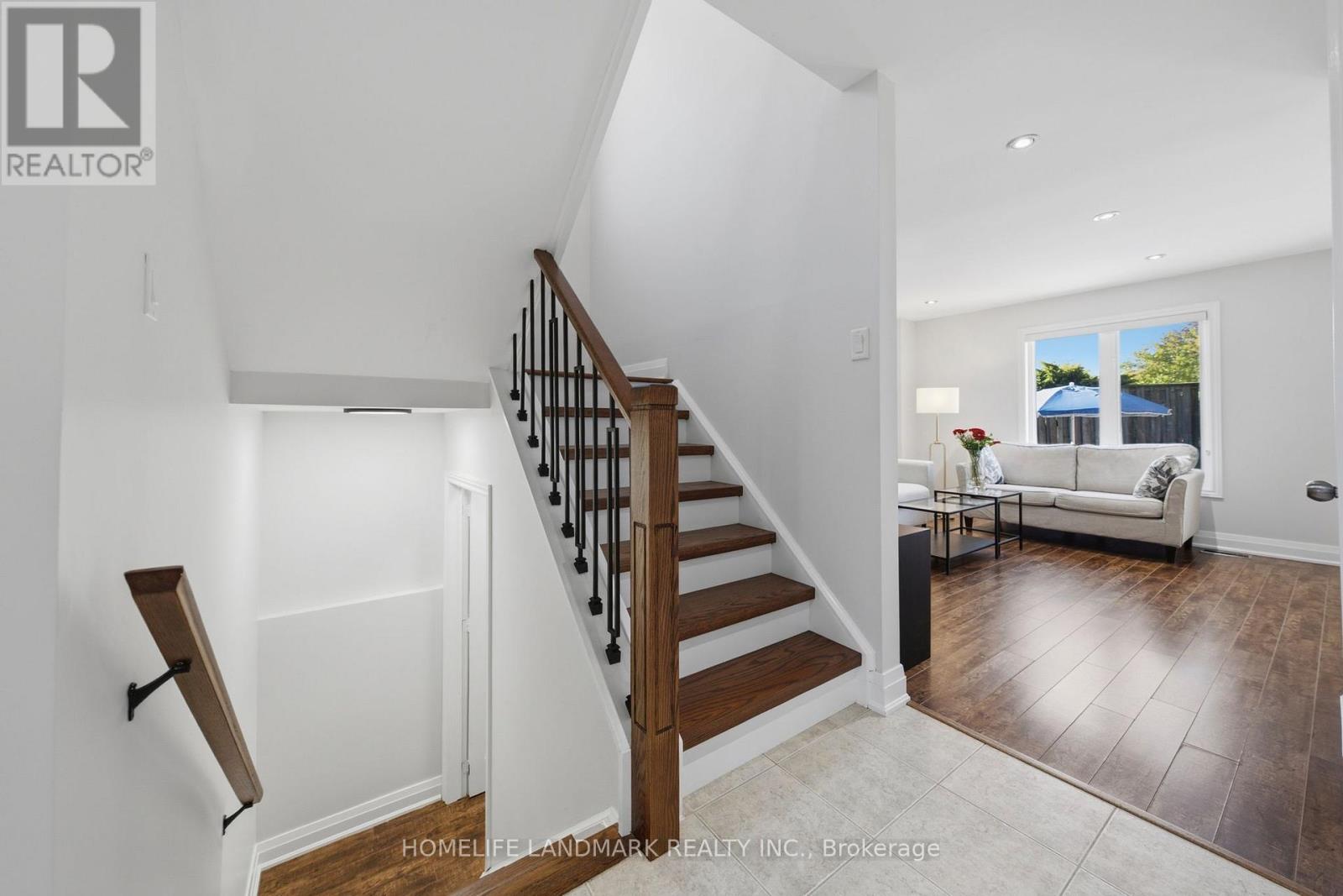 2120 Shorncliffe Boulevard, Oakville, ON photo 10