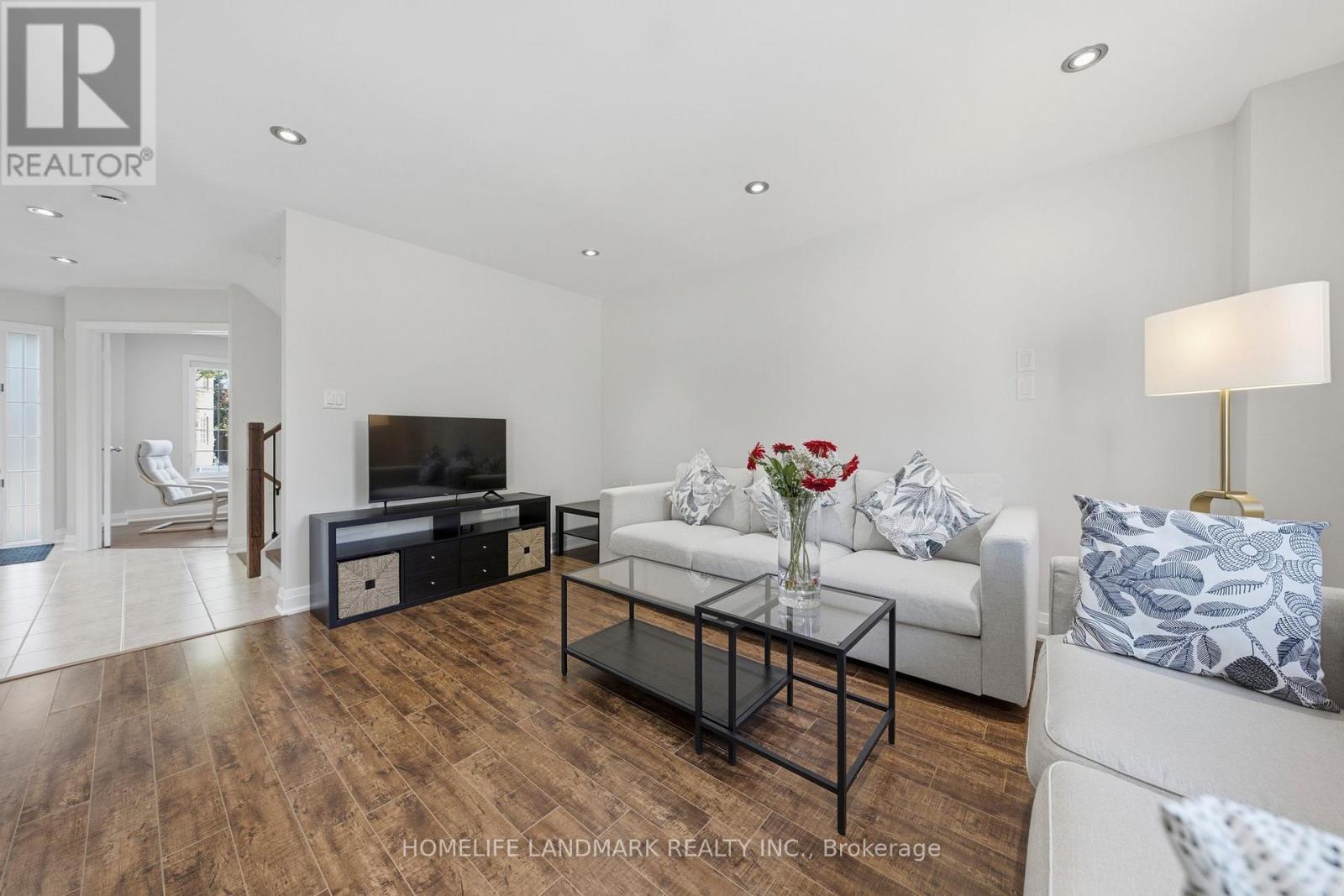 2120 Shorncliffe Boulevard, Oakville, ON photo 11