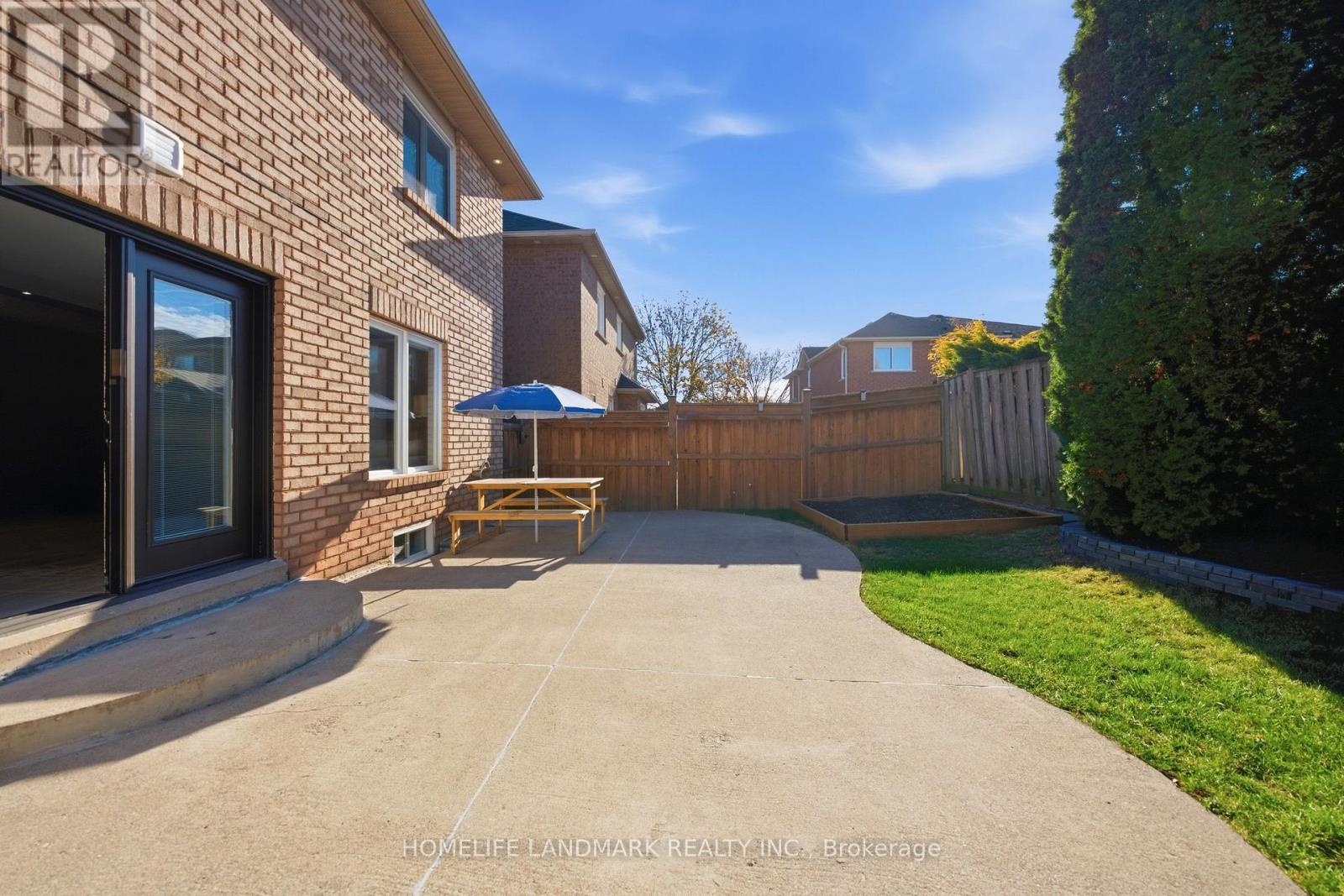 2120 Shorncliffe Boulevard, Oakville, ON photo 43