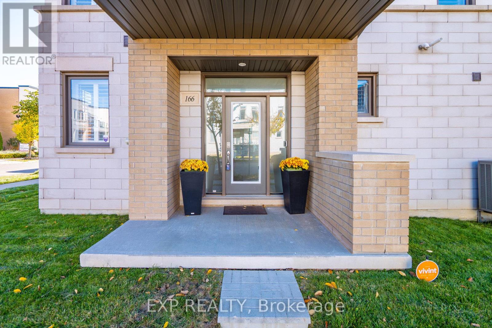 166 Loganberry Gate, Oakville, ON photo 2
