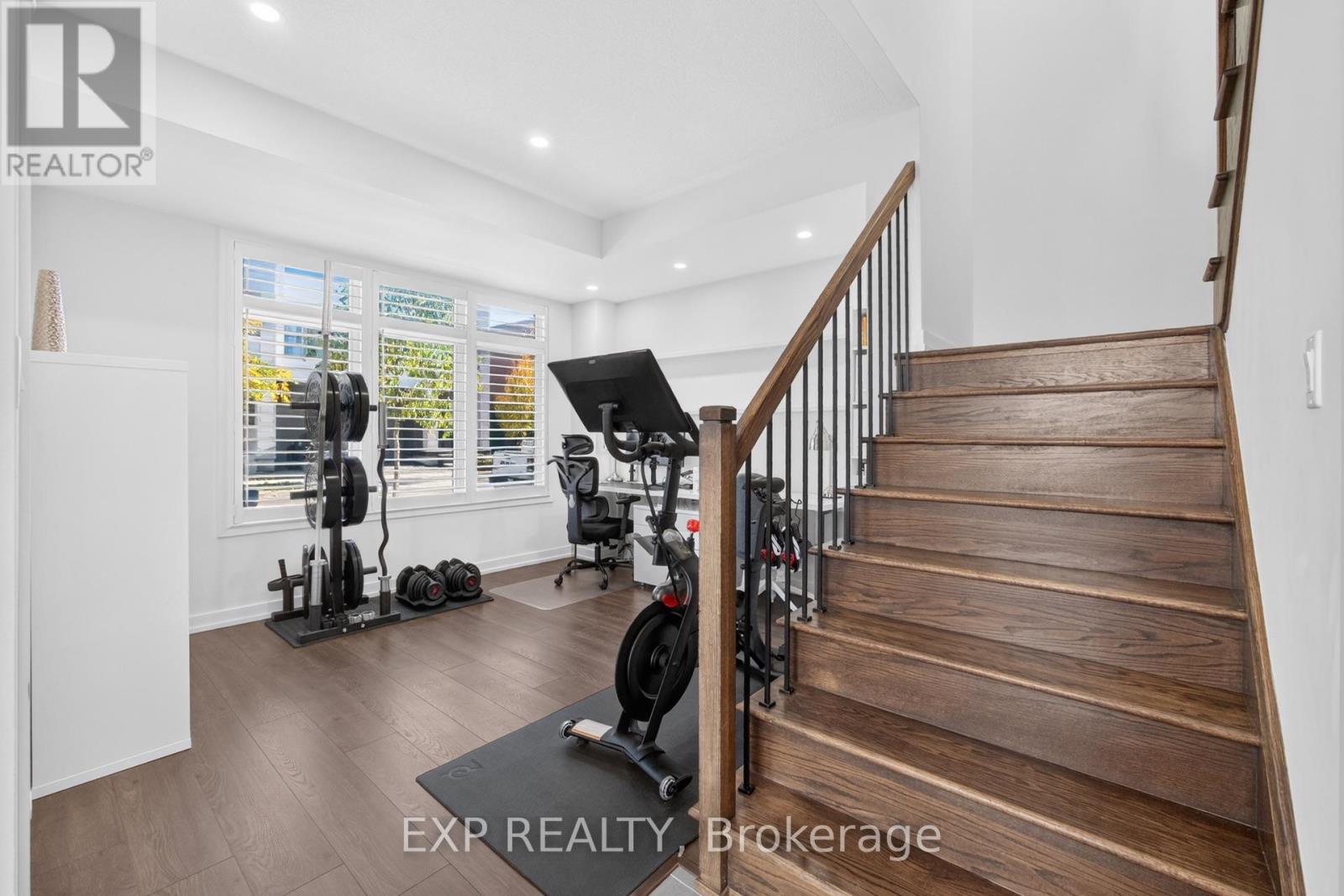 166 Loganberry Gate, Oakville, ON photo 5