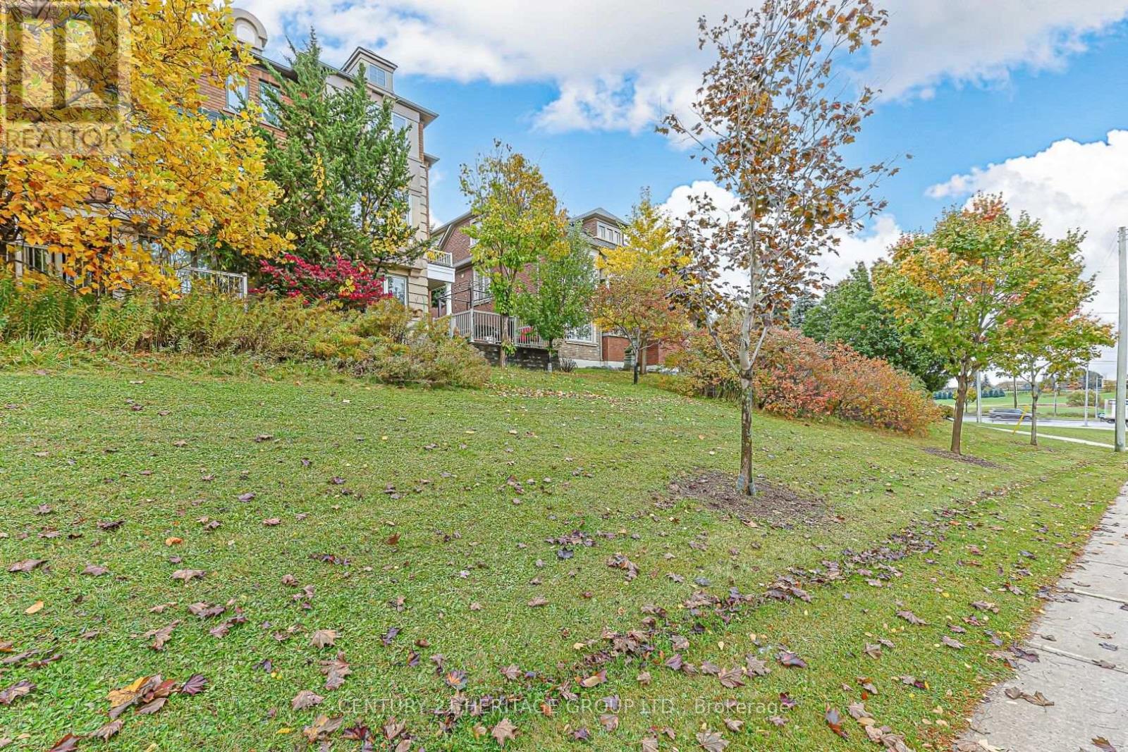 117 Zokol Drive, Aurora, ON photo 2