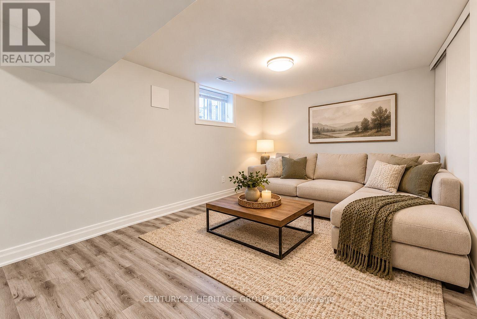 48 Stephen Drive, Toronto, ON photo 12