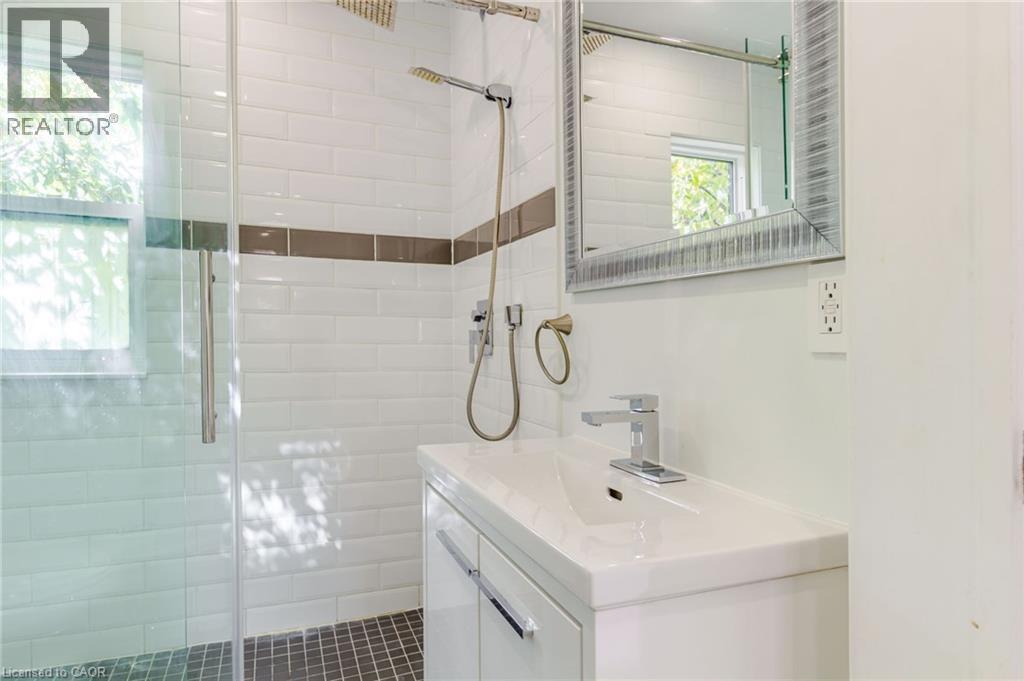 734 CANNON Street E Unit# 2, Hamilton — photo 10