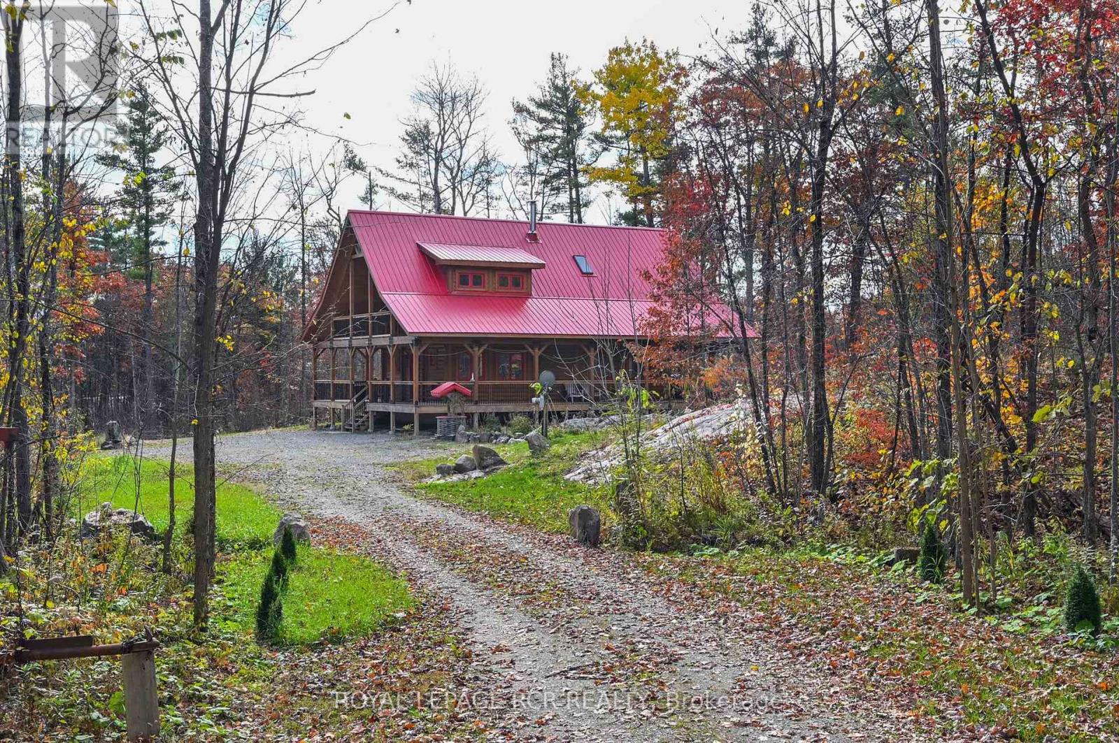 1807 HONEY HARBOUR ROAD - 2