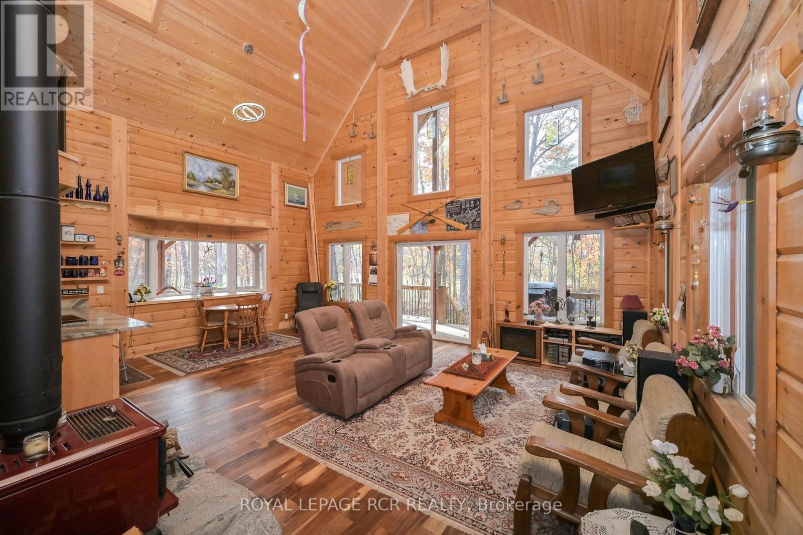 1807 HONEY HARBOUR ROAD - 12
