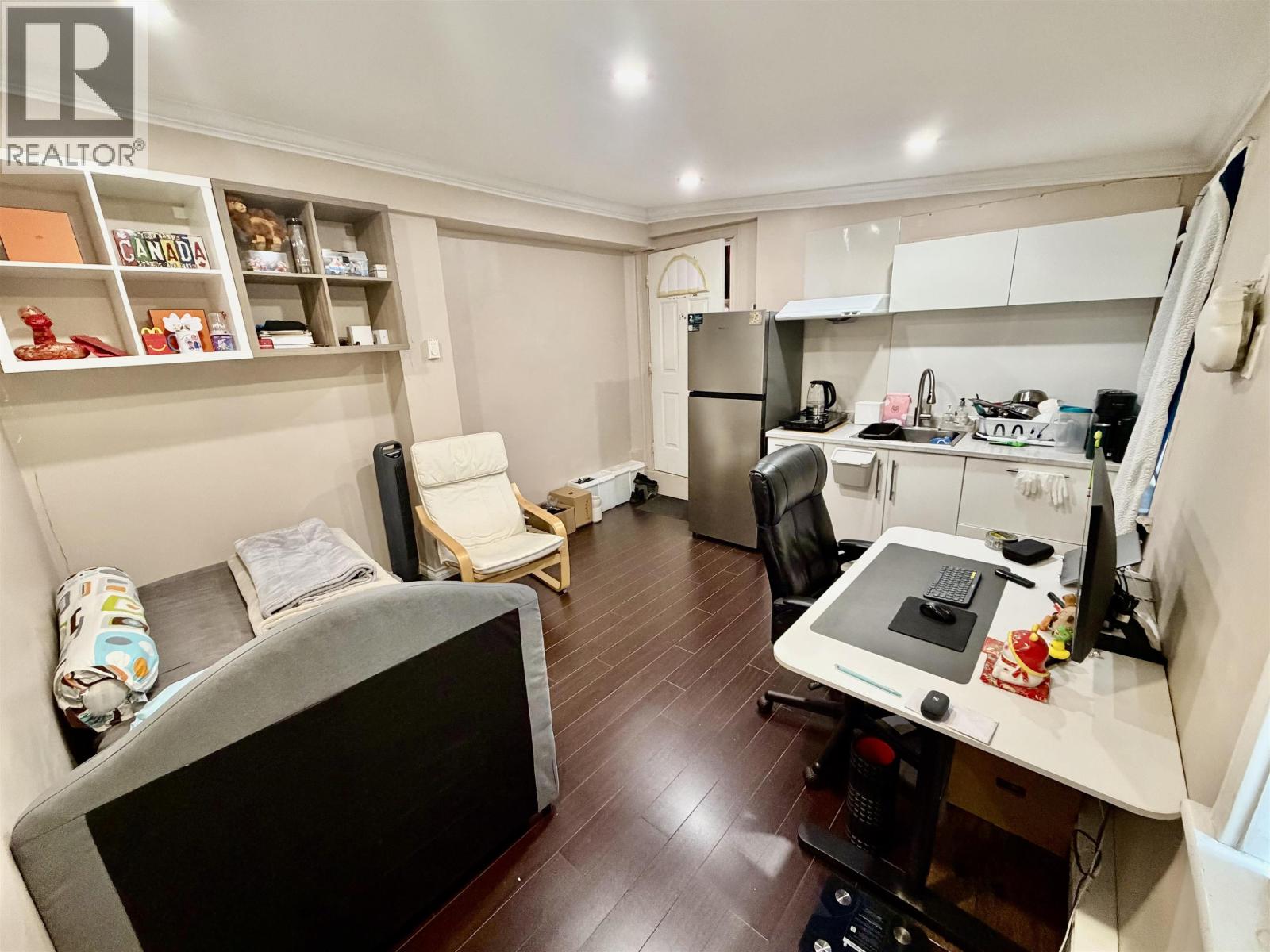 6947 Beatrice Street, Vancouver — photo 10