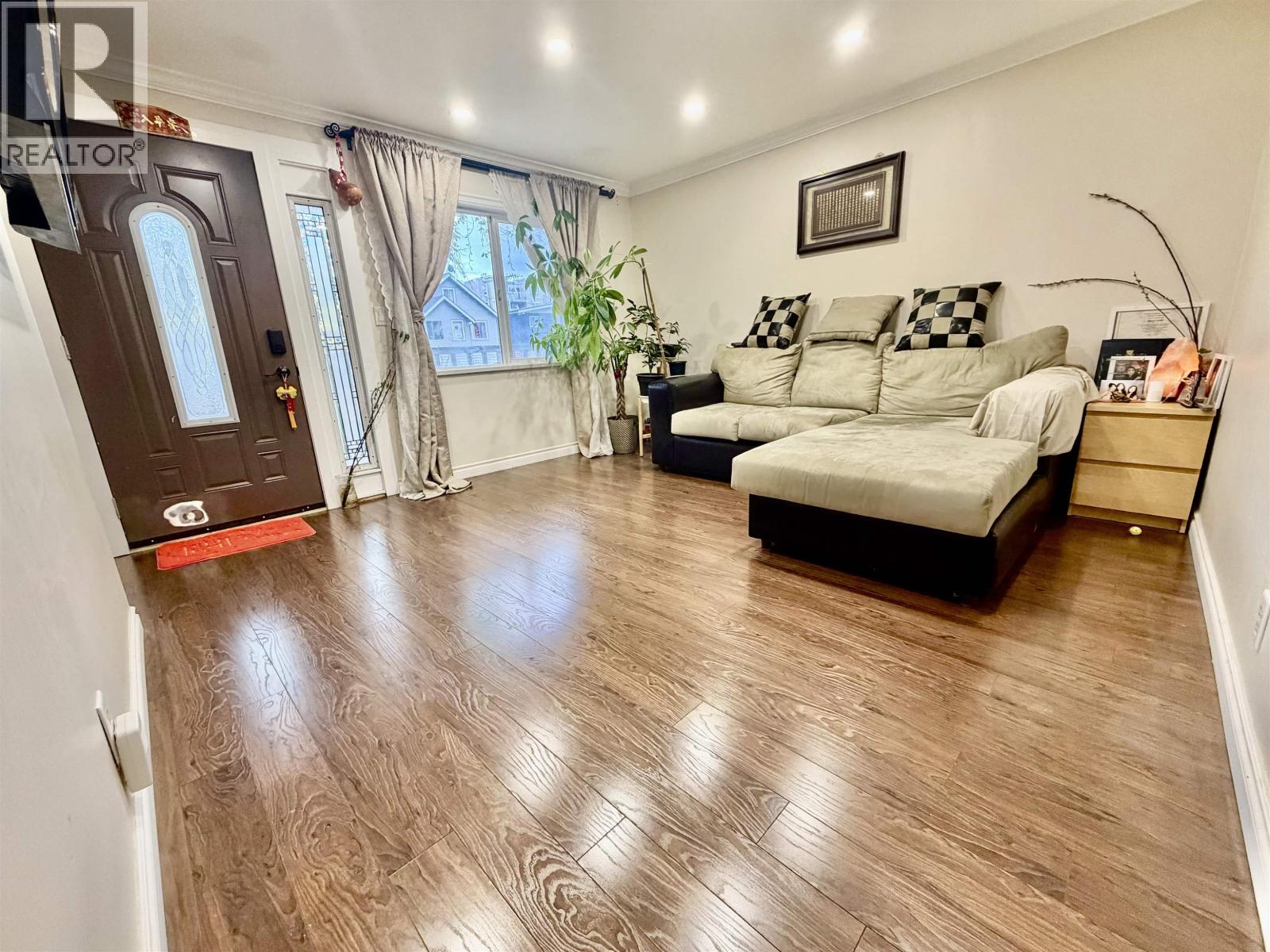 6947 Beatrice Street, Vancouver — photo 4