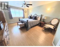 36 Finn Avenue thumbnail 20