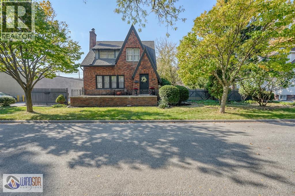 287 PRADO PLACE
