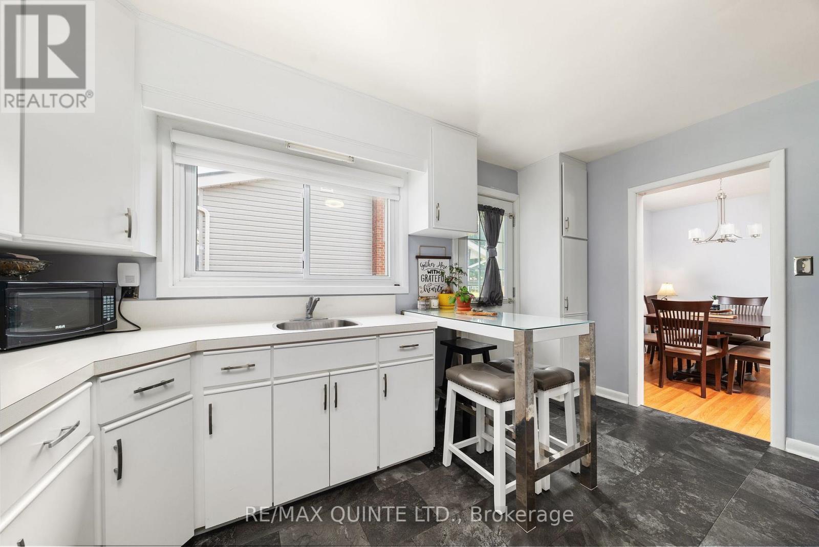 15 Linton Park Road, Belleville, ON photo 10