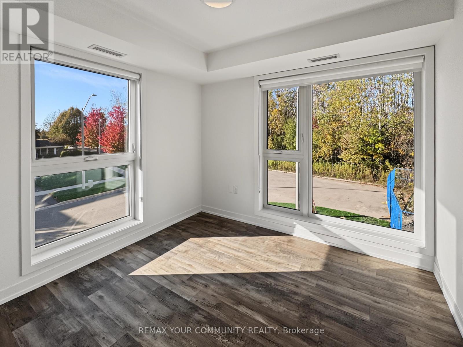207- 1687 Durham Regional Hwy 2, Clarington, ON photo 5