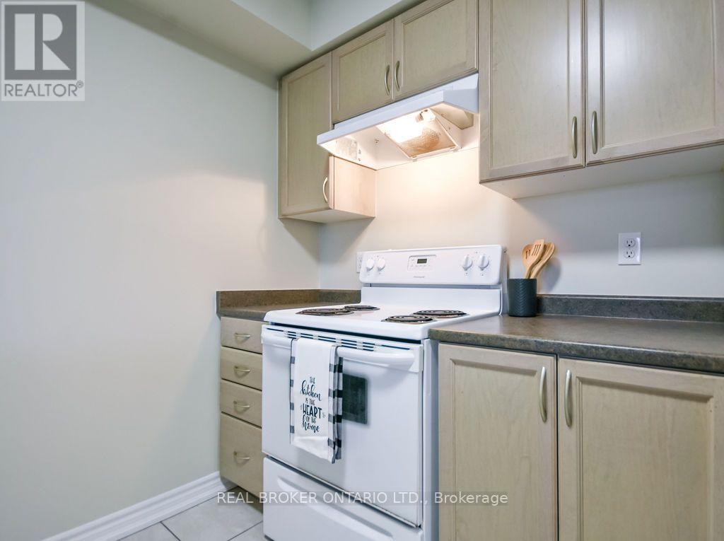 26- 137 Sydenham Wells, Barrie, ON photo 10