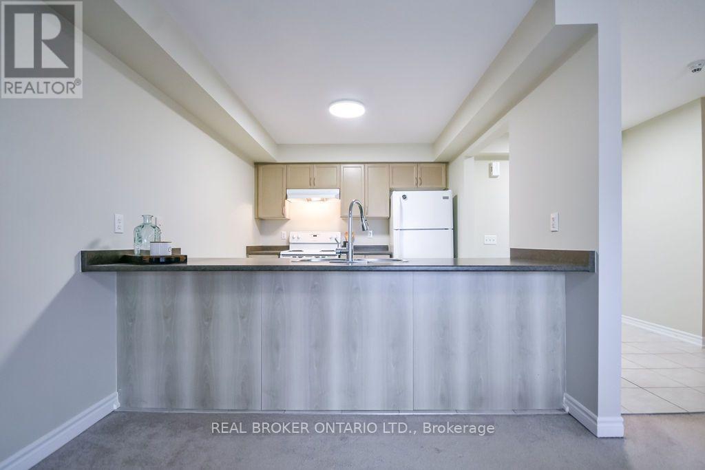 26- 137 Sydenham Wells, Barrie, ON photo 12