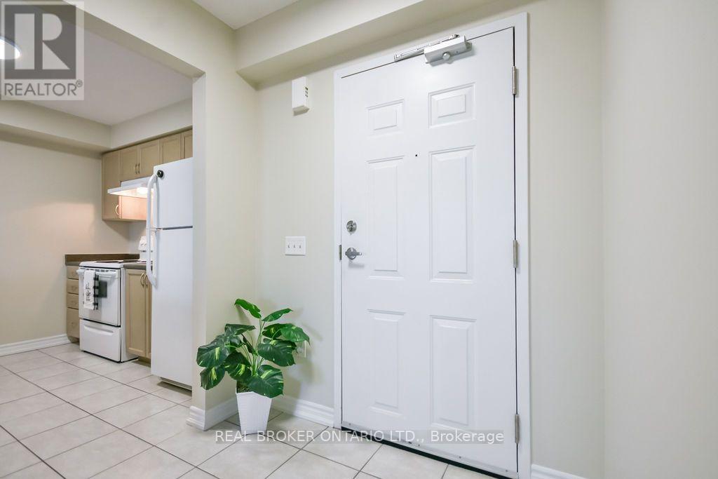 26- 137 Sydenham Wells, Barrie, ON photo 13