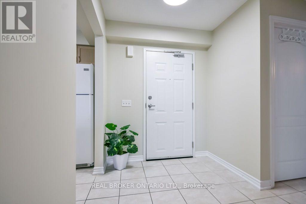 26- 137 Sydenham Wells, Barrie, ON photo 14