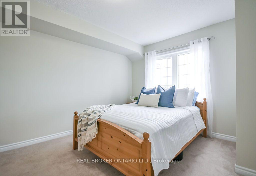 26- 137 Sydenham Wells, Barrie, ON photo 15