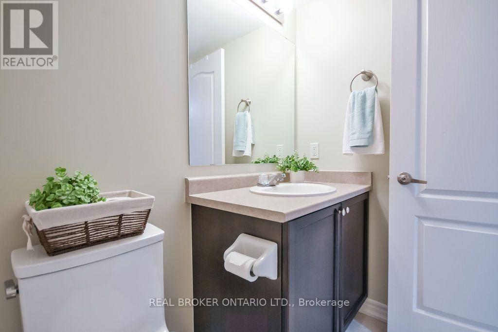 26- 137 Sydenham Wells, Barrie, ON photo 19