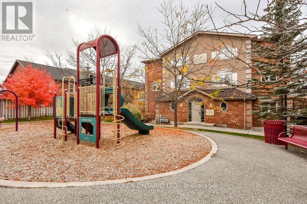 26- 137 Sydenham Wells, Barrie, ON photo 28