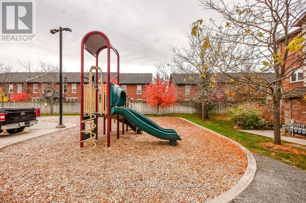 26- 137 Sydenham Wells, Barrie, ON photo 29