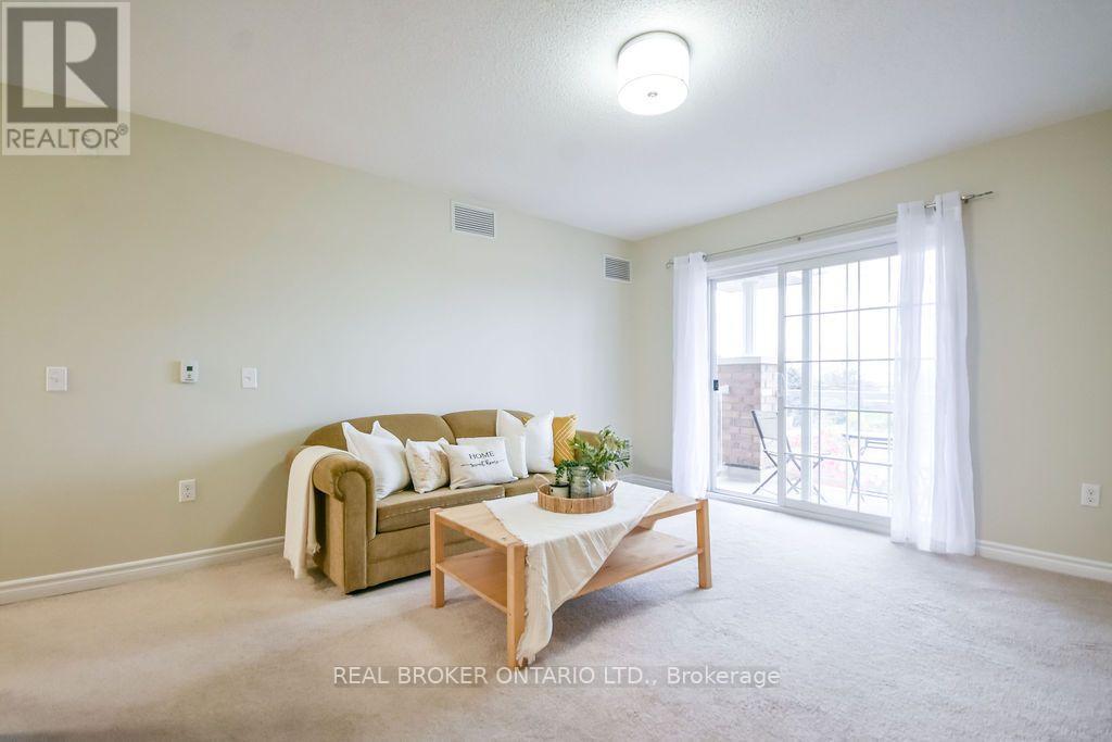 26- 137 Sydenham Wells, Barrie, ON photo 4
