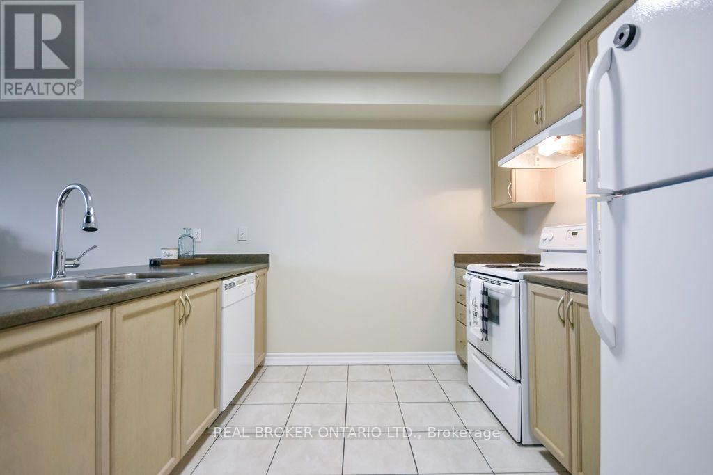26- 137 Sydenham Wells, Barrie, ON photo 9