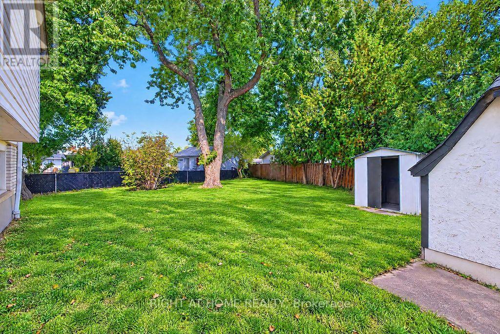 13 Crawford Drive, Hamilton, ON photo 3
