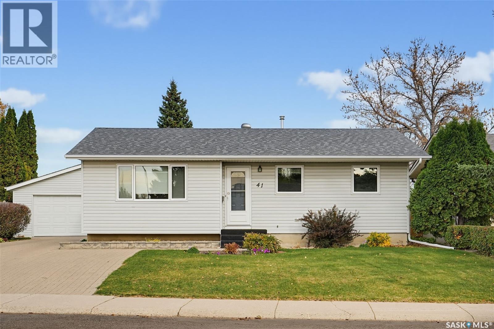 41 Arnason CRESCENT, Saskatoon — photo 2