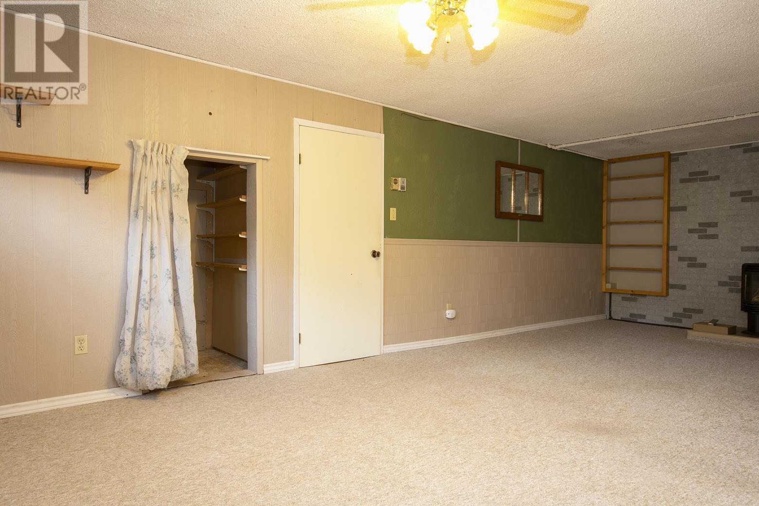 36 Danby RD - 41