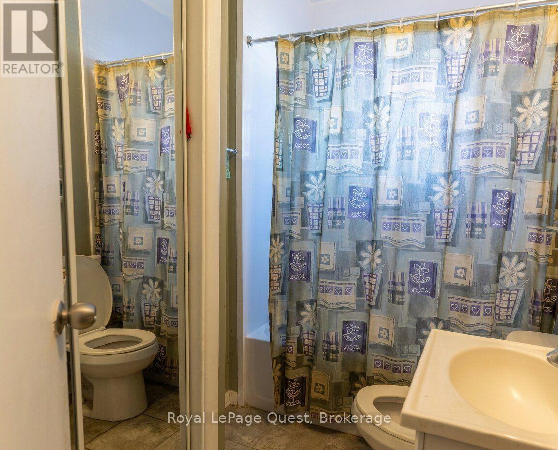 13 Grace Avenue, Orillia photo 36